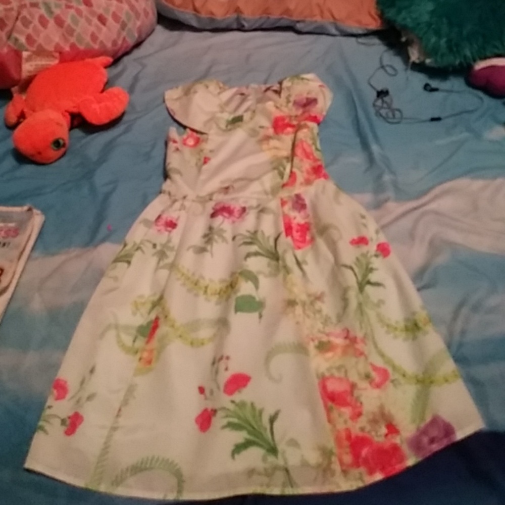 Dress - Picture 2 of 2